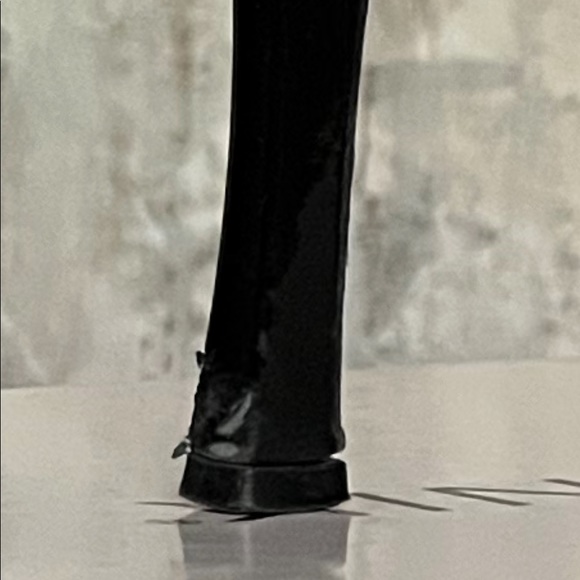 Manolo Blahnik Black Patent Leather - Picture 6 of 6